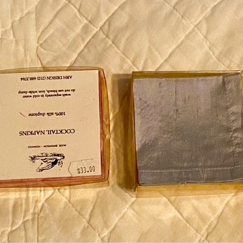 Silk Aude Bronson-Howard napkins, 2 boxes of 6.
